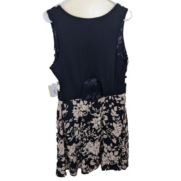 Charming Charlie Cut Out Back Floral Winter Blooms Mini Dress Size Large - Picture 2 of 10